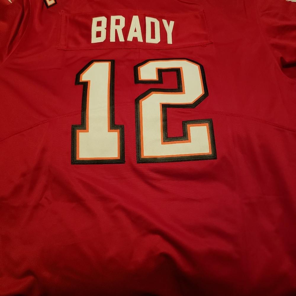 Men's Tom Brady jersey.